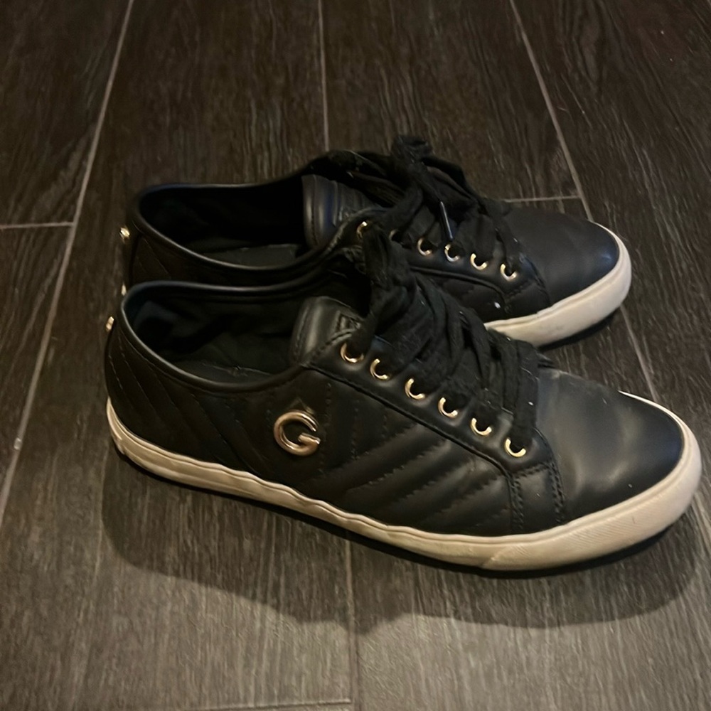 Black cute shoes with gold
